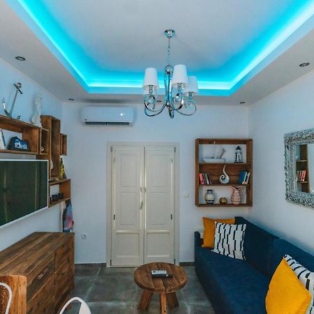 Апартаменты Lux House With Outdoor Jacuzzi And Sea View In Santorini Emporio  Экстерьер фото